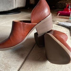 Heeled booties